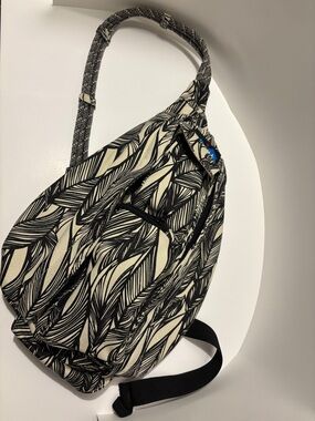 KAVU Leaf-Print Canvas Crossbody Sling Bag - Cream & Black